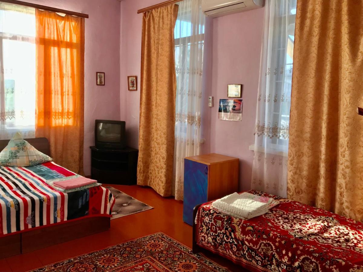 Guest House Anna Sukhumi Exterior foto