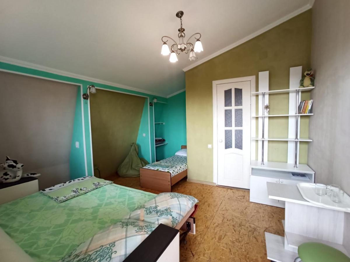 Guest House Anna Sukhumi Exterior foto