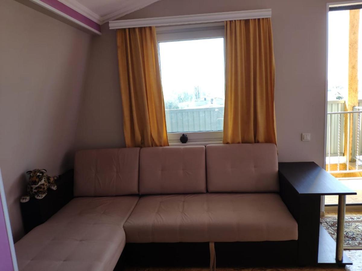 Guest House Anna Sukhumi Exterior foto